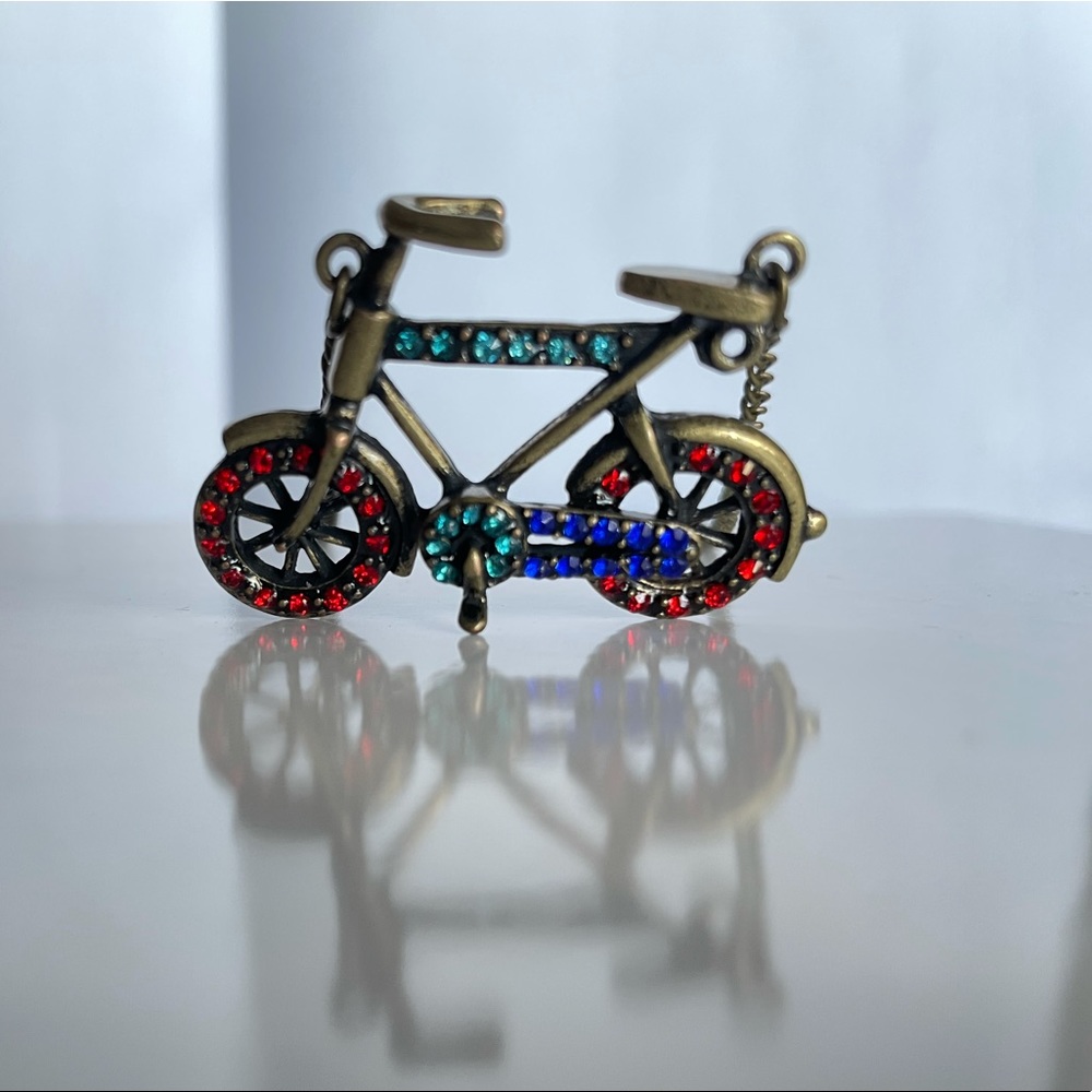 Long necklace with crystal bicycle charm